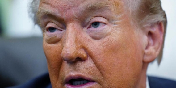 Trump’tan İran’a teslim ol çağrısı… Silahlarını oyuncağa benzetti