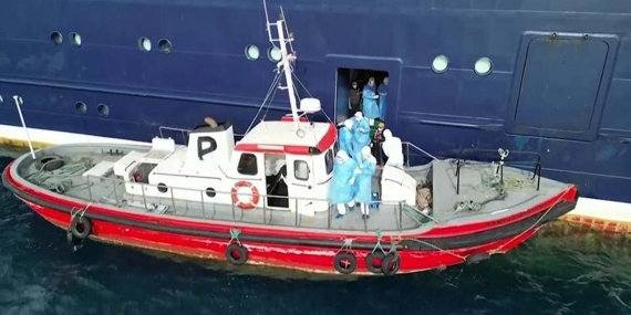 Son dakika… Hantavirüslü gemi limana yanaştı: Olaylı gemideki 3 Türk, Türkiye’ye getirilecek