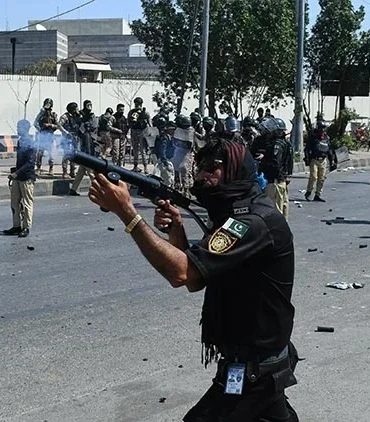 ABD-Pakistanin-Pesaver-kentindeki-baskonsoloslugunu-guvenlik-gerekcesiyle-kapatacagini-duyurdu.webp.webp