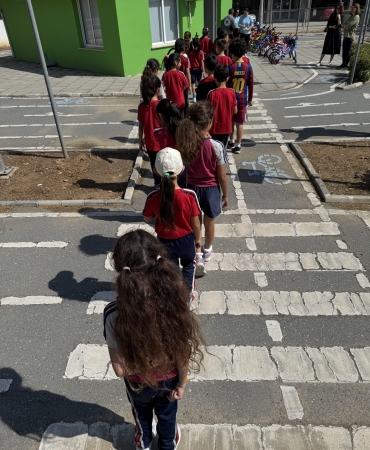ab-bilgi-merkezi-trafik-guvenligi-egitimi-serisini-baslatti-scaled.jpeg