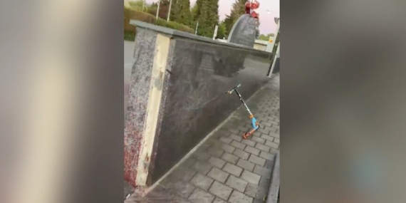 Almanya’da caminin duvarı tahrip edildi ve girişine domuz başı bırakıldı
