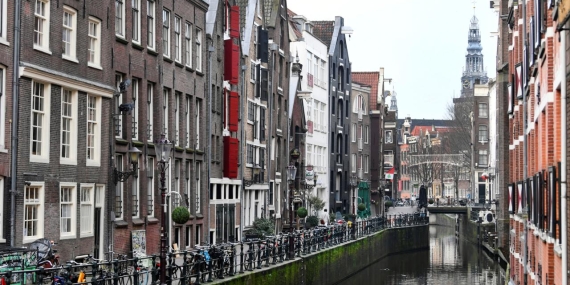 Amsterdam, et ve fosil yakıt reklamlarını yasakladı