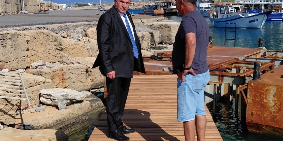 Ataoğlu, Girne Antik Limanı’nda yürütülen iskele yapım çalışmalarını inceledi