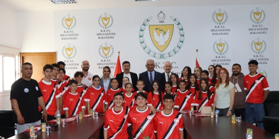 Çavuşoğlu, Cimnastik Federasyonu sporcularını kabul etti