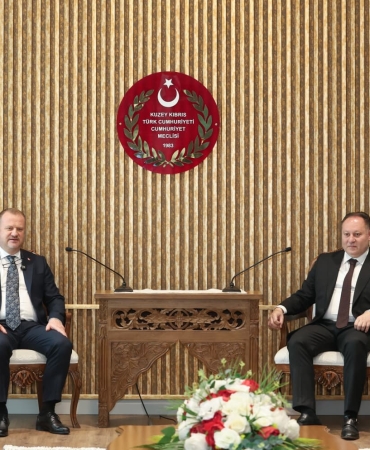 cumhuriyet-meclisi-baskani-ozturkler-rtuk-baskani-danis-ve-beraberindeki-heyeti-kabul-etti.jpeg