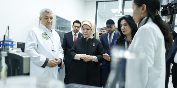 Emine Erdoğan, Kazakistan’da Sıfır Atık Eğitim Laboratuvarı’nın açılışını yaptı