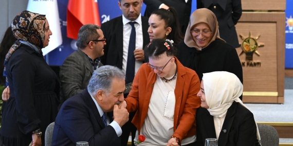AK Parti’de ‘Engelleri Aşan Anne Yüreği’ programı düzenlendi