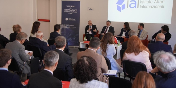 Roma’da ‘Ankara Nato Zirvesi Ekseninde İttifakın Güney Kanadı’ paneli düzenlendi