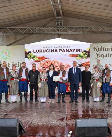 incirli-luricina-panayirina-katildi-scaled.jpeg