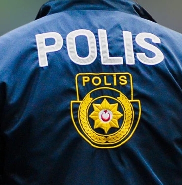 insan-hayatini-tehlikeye-atacak-sekilde-arac-kullanan-surucuye-para-ve-puan-cezasi-kesildi.jpeg