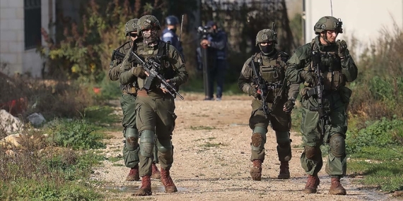 İsrail ordusu Batı Şeria’nın Nablus kentine düzenlediği baskında 3 Filistinliyi gözaltına aldı