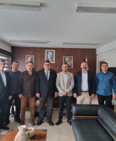 kamuda-orgutlu-alti-sendika-ek-mesai-odemeleri-konusunda-maliye-bakanligi-ile-uzlasi-saglandigini-ac.jpeg