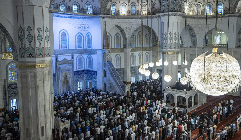 kocatepe-bayram-namazi-2031975.jpg