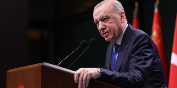 Cumhurbaşkanı Erdoğan, Kocaelispor forması imzaladı