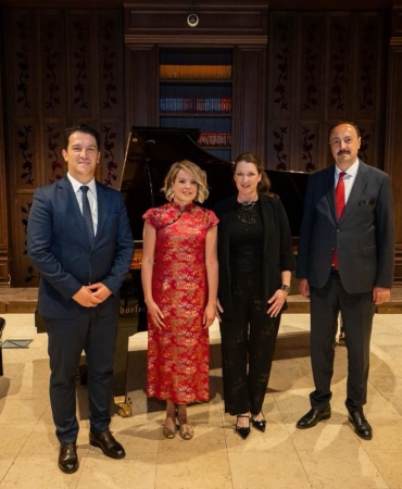ruya-taner-avrupa-turnesi-kapsaminda-uskupte-konser-verdi.jpeg