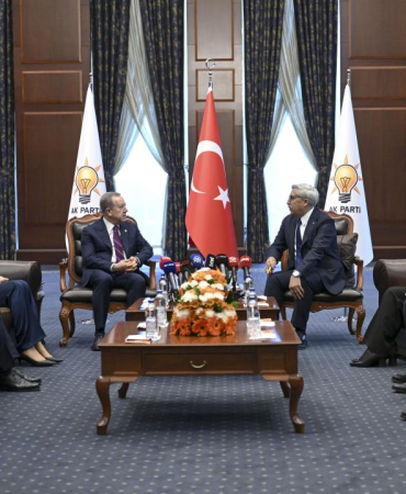 siyasi-parti-bayramlasmaaa-2464481.jpg