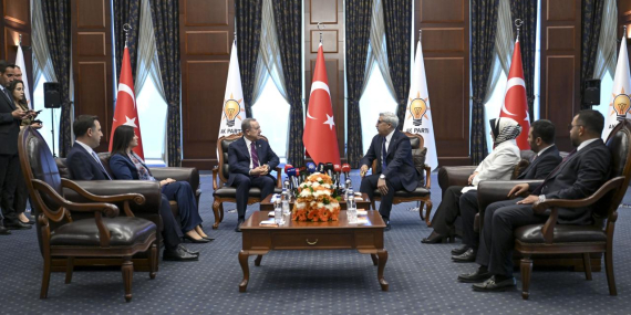 Siyasi partiler bayram ziyareti gerçekleştiriyor