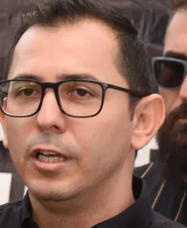 uredi-ozgur-basinin-yanindayiz.webp.webp.webp