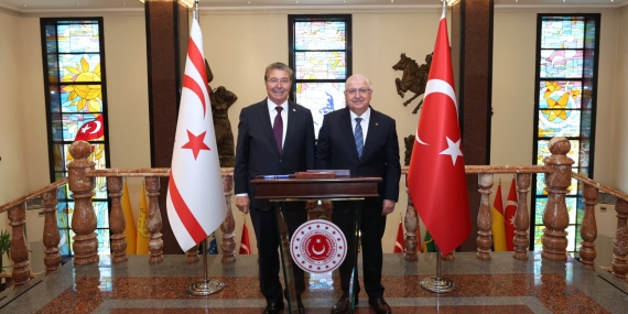 Başbakan Ünal Üstel, Ankara’da Türkiye Milli Savunma Bakanı Yaşar Güler ile Görüştü