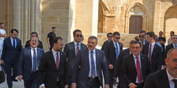 Bakanlar Oğuz ve Çiftçi’den Selimiye Camisi’ne ziyaret