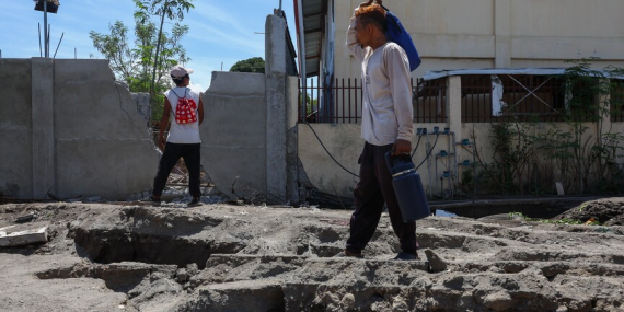 Filipinler’deki 7,8 büyüklüğündeki depremde can kaybı artıyor