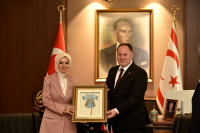 1781787185488Meclis-Ba-kan-zt-rkler-T-rkiye-Cumhuriyeti-Aile-ve-Sosyal-Hizmetler-Bakan-G-kta-kabul-e.jpeg