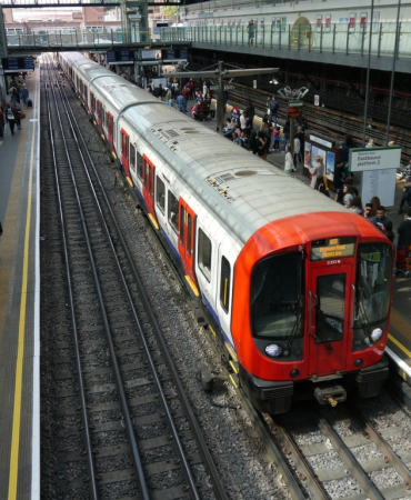 1782205741394tube-train-tfl-earls-court-pixabay-Picudio-1639438_1280-1024x769-1.jpg