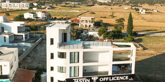 Jastin Off Licence’den Bafra’da Sezona Görkemli Merhaba
