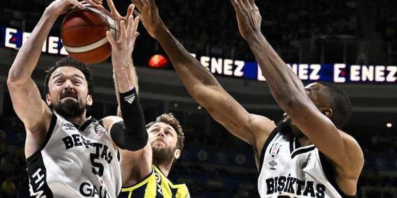 Son Dakika Spor Haberi | Beşiktaş, Fenerbahçeye karşı 1-0 öne geçti