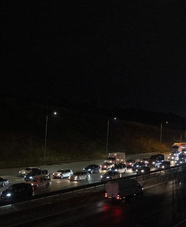 arac-trafik-gece-aa-2465127.jpg