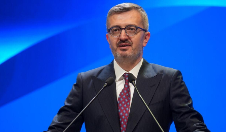 burhanettin-duran-2468988.jpg