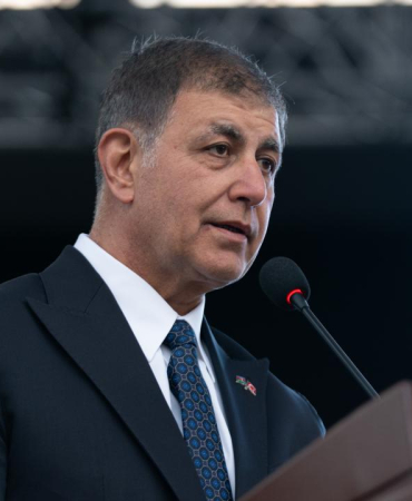 cemil-tugay-aa-2469994.jpg