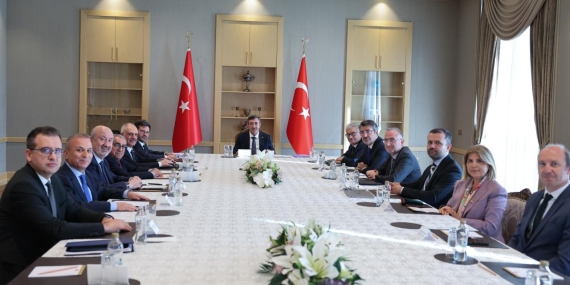 Yılmaz, Cumhurbaşkanlığı Ekonomi Politikaları Kurulu üyeleriyle görüştü