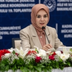 mahinur-ozdemir-goktasaa-2467500.jpg