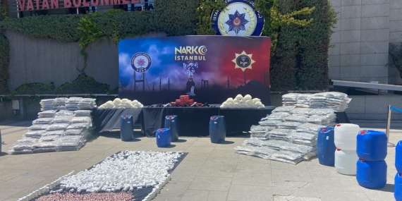 4 ilde zehir tacirlerine dev operasyon: 1,2 ton uyuşturucu ele getirildi