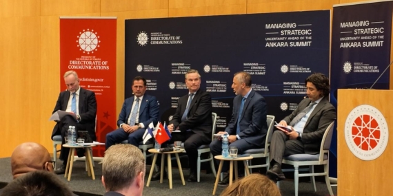Finlandiya’da NATO paneli düzenlendi