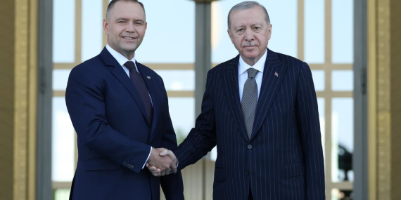 Cumhurbaşkanı Erdoğan, Nawrocki’yi resmi törenle karşıladı