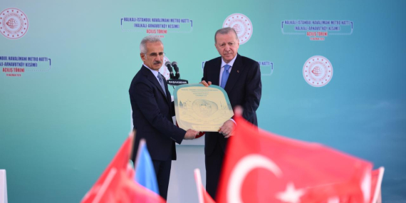 Bakan Uraloğlu: Ulaşım yükünü hafifletecek projeleri birer birer hayata geçirmeye devam ediyoruz