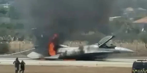 Yunanistan’da F-16 savaş uçağı yangın nedeniyle zorunlu iniş yaptı