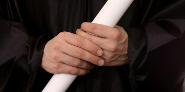 1783661994034mezun-diploma-getty-1970534.jpg