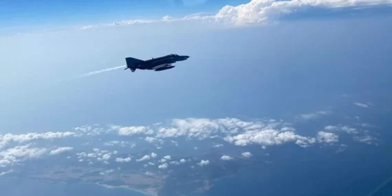 Türk Hava Kuvvetleri Kıbrıs’ın güneyinde eğitim uçuşu gerçekleştirdi