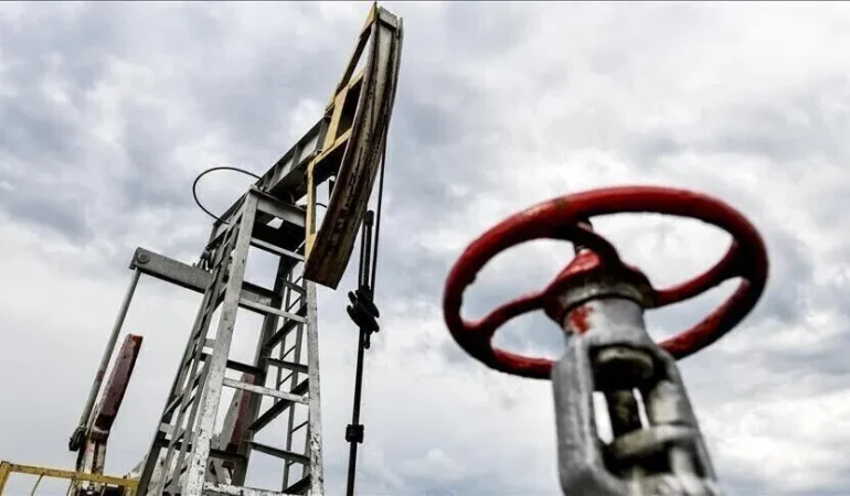 Brent Petrol Fiyatı 100 Dolar Sınırını Aşarak Son Ayların Zirvesine Çıktı