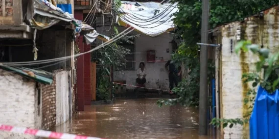 Çin’de Turistik Bölgede Ani Sel Felaketi10 Ölü, 23 Yaralı