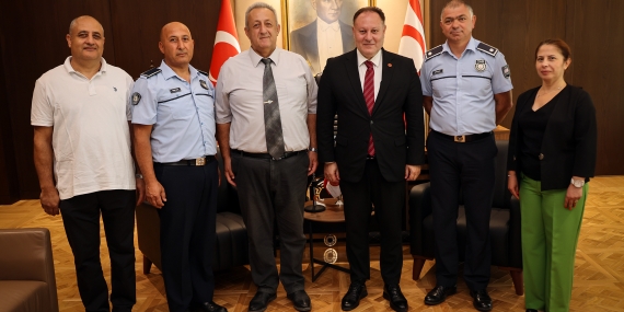 Meclis Başkanı Öztürkler, Kıbrıs Türk Polis Mensupları Derneği Heyetini Kabul Etti