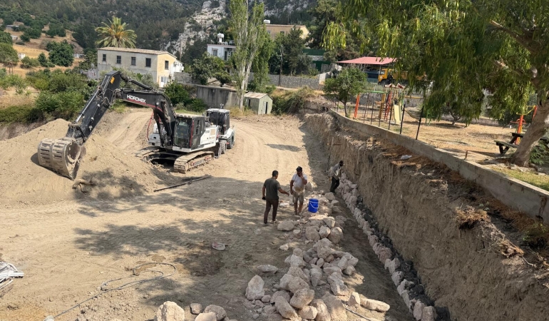 Tatlısu Belediyesi festival alanını yeniliyor