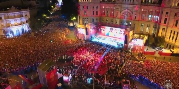İspanya, şampiyonluğu Madrid’de 2 milyon kişiyle kutladı