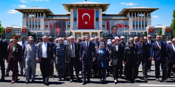Cumhurbaşkanı Yardımcısı Yılmaz, 15 Temmuz Şehitler Anıtı’ndaki törene katıldı