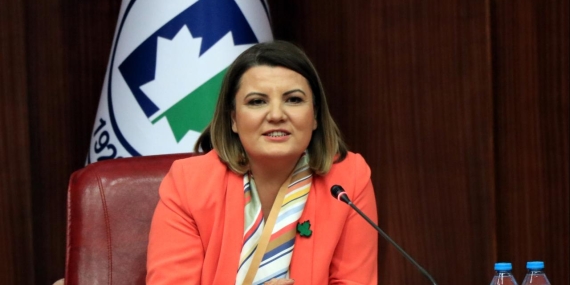 İzmit Belediye Başkanı Fatma Kaplan Hürriyet görevden uzaklaştırıldı