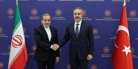 Bakan Fidan İranlı mevkidaşı Arakçi ile görüştü