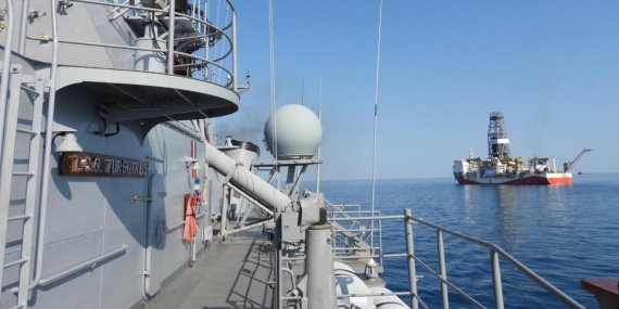 Sondaj gemilerimiz TCG Turgutreis’in korumasında